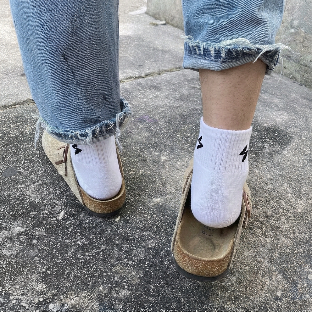 The Short Core Socks With Cuffin